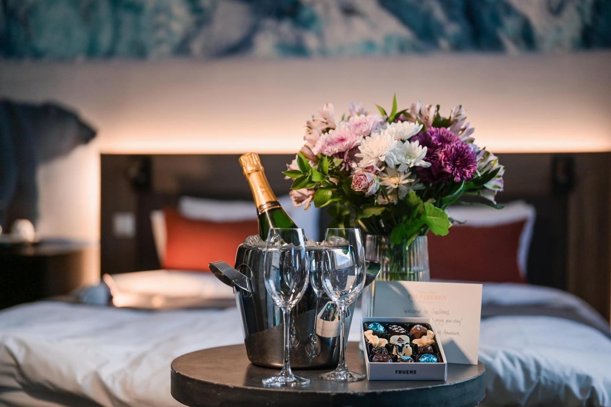 Svalbard Hotell | Polfareren Longyearbyen Kültér fotó