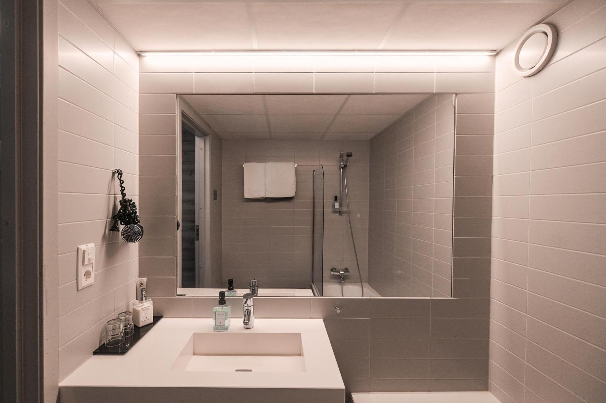 Svalbard Hotell | Polfareren Longyearbyen Kültér fotó