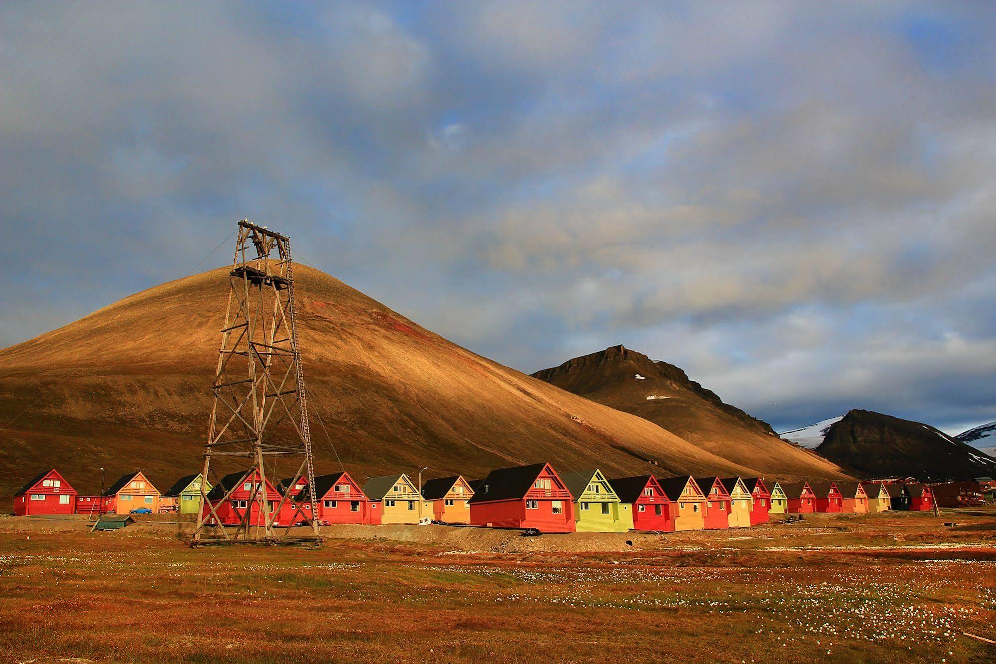 Svalbard Hotell | Polfareren Longyearbyen Kültér fotó