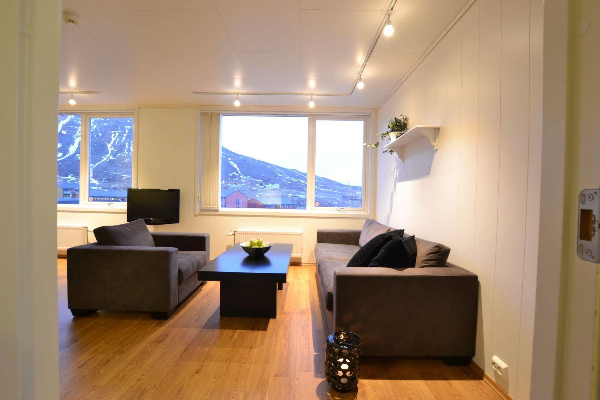 Svalbard Hotell | Polfareren Longyearbyen Kültér fotó